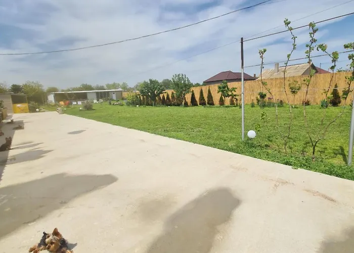 Atena De 3* バドゥ