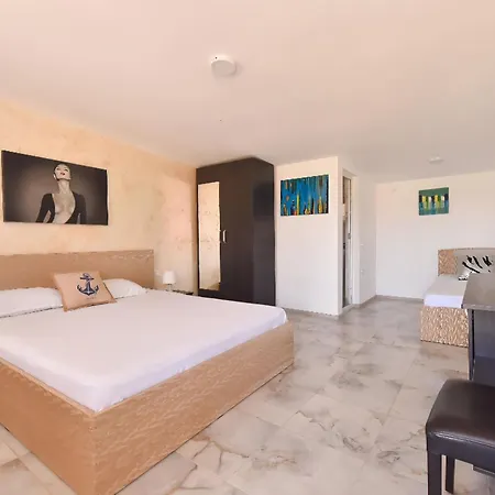 Atena De Πανσιόν 4*